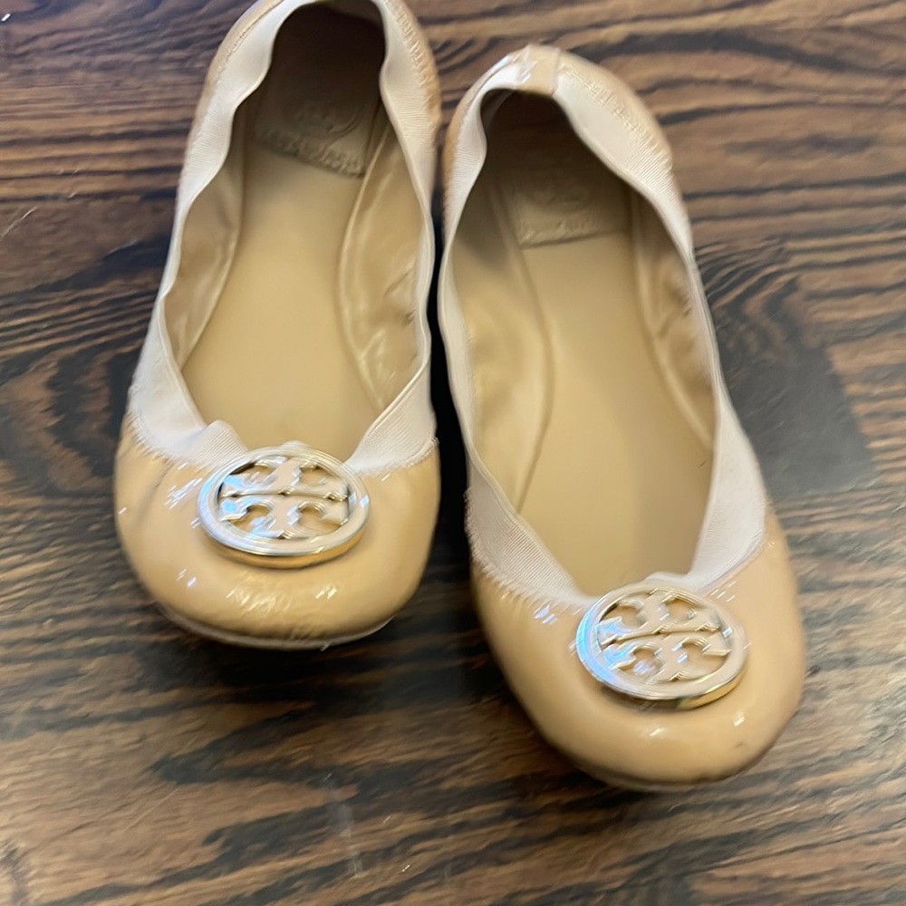 EUC - Tory Burch 7.5 Caroline Flats